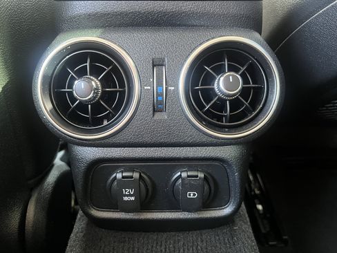 Used 2019 Kia Stinger Premium RWD image 28