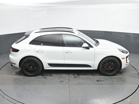 Used 2018 Porsche Macan GTS w/ Premium Package Plus image 32