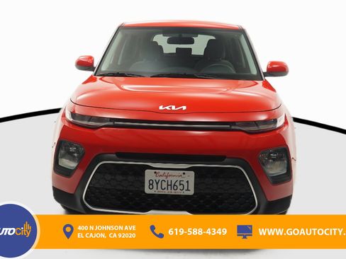 Used 2022 Kia Soul LX image 4