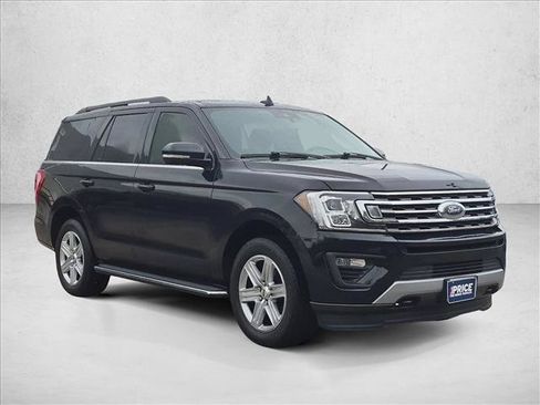 Used 2019 Ford Expedition XLT w/ Equipment Group 202A AWD/4WD image 3