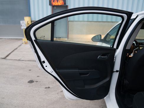 Used 2019 Chevrolet Sonic LT image 23