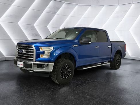 Used 2017 Ford F150 XLT w/ Equipment Group 302A Luxury AWD/4WD image 3