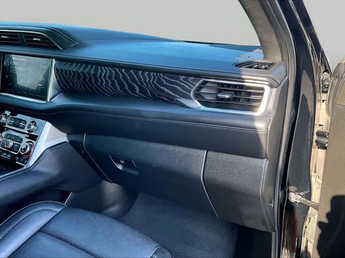Used 2023 GMC Yukon Denali AWD/4WD image 17