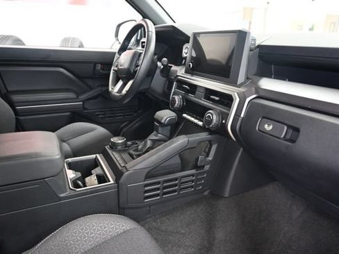 Used 2025 Toyota 4Runner SR5 AWD/4WD image 15