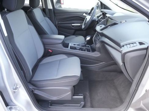 Used 2019 Ford Escape SE image 18