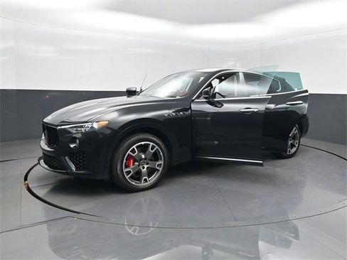 Used 2022 Maserati Levante Modena image 39