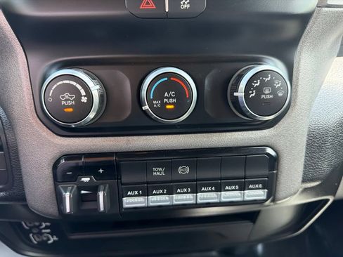 Used 2024 RAM 3500 Tradesman w/ Chrome Appearance Group AWD/4WD image 30