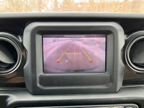 Used 2020 Jeep Wrangler Unlimited Sport image 18