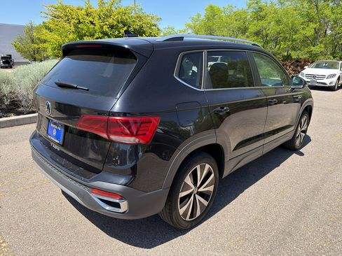 Used 2024 Volkswagen Taos SE FWD image 7