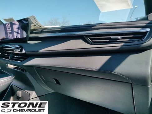 Certified 2025 Buick Enclave Preferred image 28