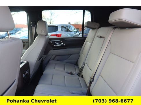 Used 2021 Chevrolet Suburban LT w/ LT Signature Package image 28
