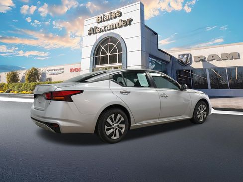 Used 2020 Nissan Altima 2.5 S image 3