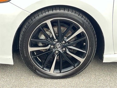 Used 2019 Toyota Camry XSE image 11