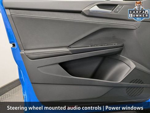 Used 2025 Volkswagen Taos SE AWD/4WD image 10