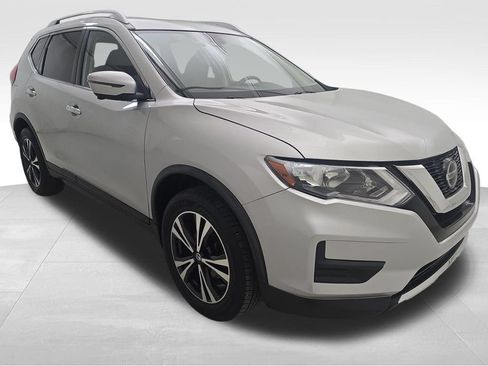 Used 2019 Nissan Rogue SV w/ Premium Package AWD/4WD image 2