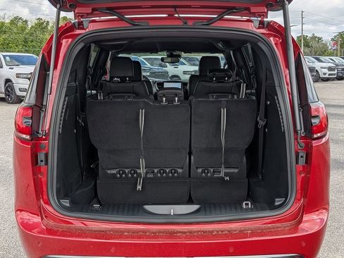 New 2026 Chrysler Pacifica Select w/ S Appearance Package FWD image 25