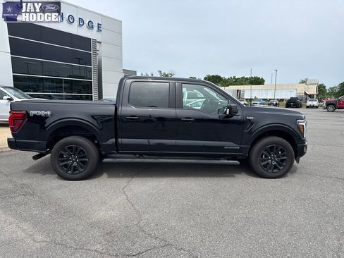 Certified 2025 Ford F150 Platinum w/ Equipment Group 702A High AWD/4WD image 9