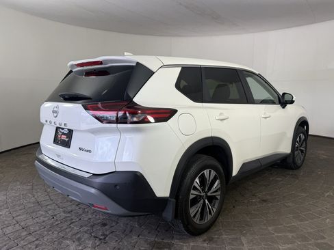 Used 2023 Nissan Rogue SV AWD/4WD image 9