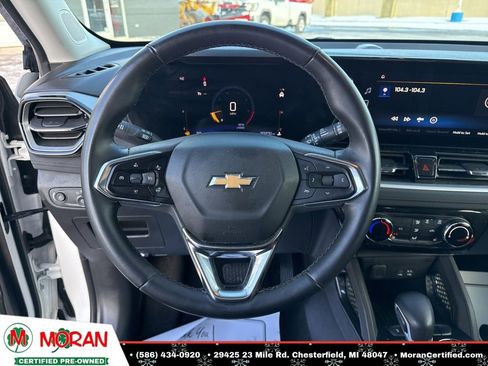 Used 2025 Chevrolet TrailBlazer LT w/ LT Cold Weather Package image 14