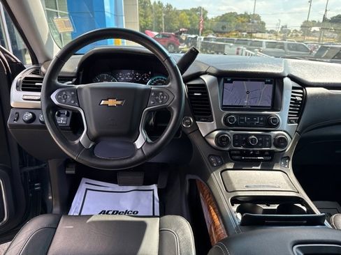 Certified 2020 Chevrolet Suburban Premier w/ Premier 6.2L Value Package image 27