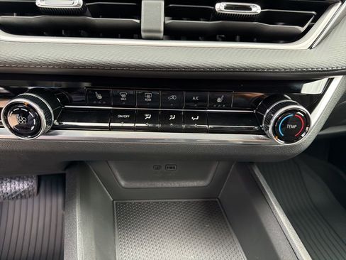 New 2026 Chevrolet Equinox LT AWD/4WD image 27