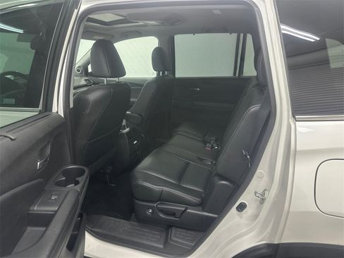 Used 2018 Honda Pilot Touring image 23
