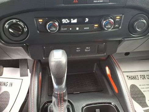 Used 2022 Nissan Frontier PRO-4X w/ Off-Road Protection Package image 18