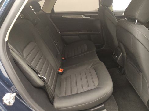 Used 2020 Ford Fusion SE image 19