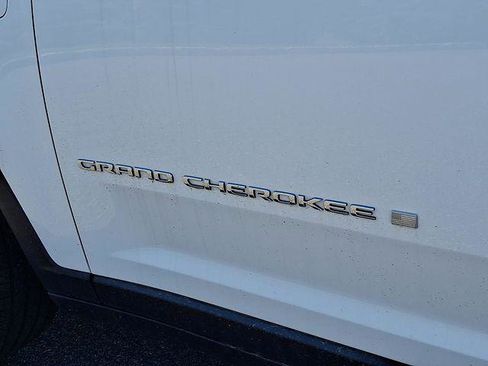 Certified 2023 Jeep Grand Cherokee 4WD 4xe w/ Luxury Tech Group II image 34