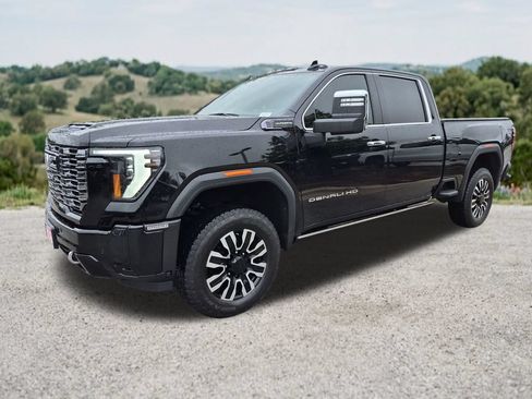 Used 2025 GMC Sierra 2500 Denali Ultimate w/ Max Trailering Package AWD/4WD image 3