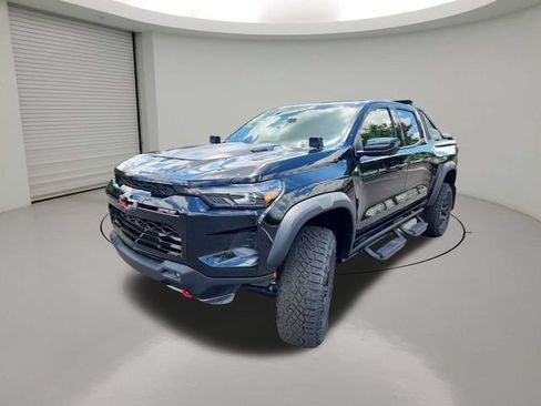 New 2026 Chevrolet Colorado ZR2 w/ Midnight Edition AWD/4WD image 3