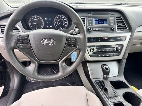 Used 2015 Hyundai Sonata SE image 12