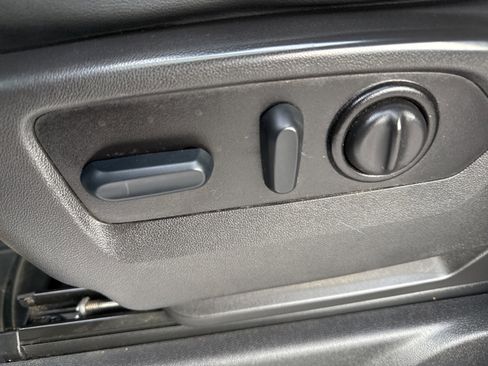 Used 2022 Chevrolet Silverado 3500 High Country image 40