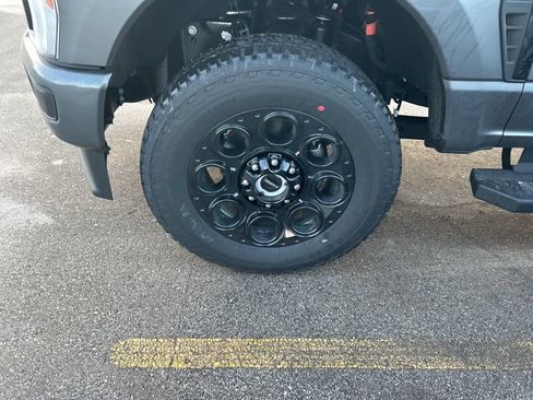 New 2026 Ford F350 Lariat w/ Black Appearance Package image 25