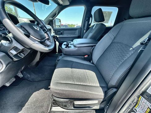 New 2026 RAM 2500 Tradesman AWD/4WD image 18