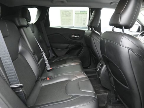 Used 2021 Jeep Cherokee Altitude image 9