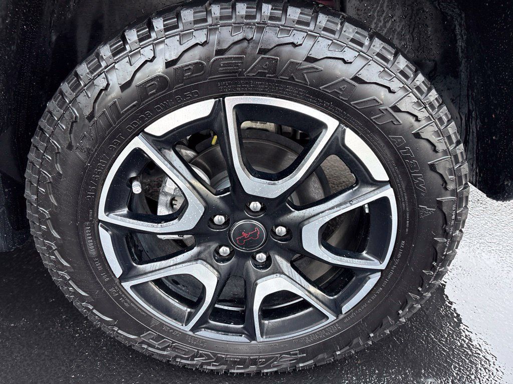 Used 2025 Jeep Compass Trailhawk w/ Trailhawk Convenience Group AWD/4WD image 11