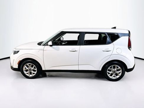 Used 2023 Kia Soul S FWD image 4