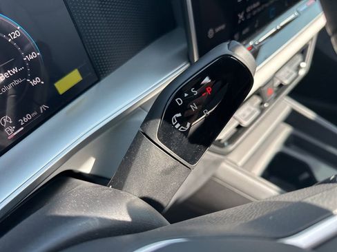 New 2026 Volkswagen Tiguan SE R-Line image 24