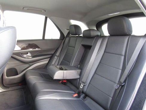 Used 2020 Mercedes-Benz GLE 450 4MATIC w/ Premium Package image 16