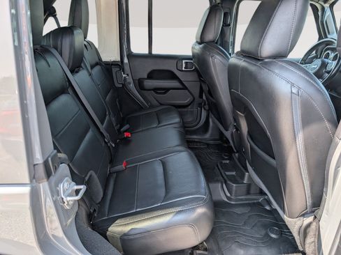 Used 2020 Jeep Wrangler Unlimited Sahara AWD/4WD image 12