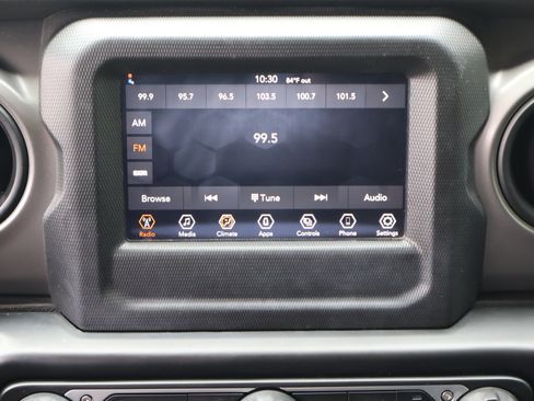 Used 2022 Jeep Wrangler Unlimited Sport AWD/4WD image 3