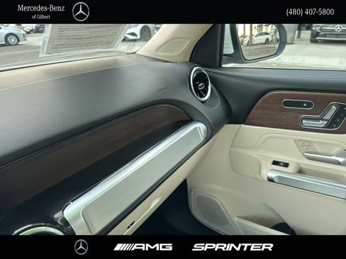 Certified 2022 Mercedes-Benz GLB 250 4MATIC image 24