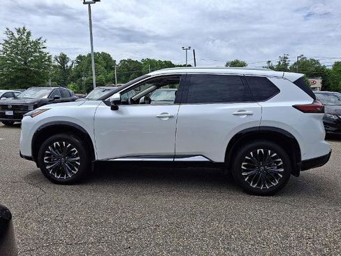 Certified 2025 Nissan Rogue Platinum w/ Tech Package AWD/4WD image 5