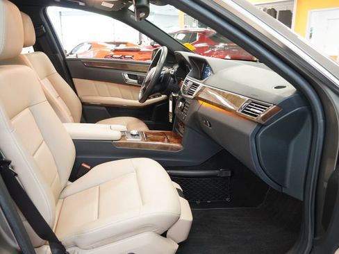 Used 2010 Mercedes-Benz E 350 Sedan image 37