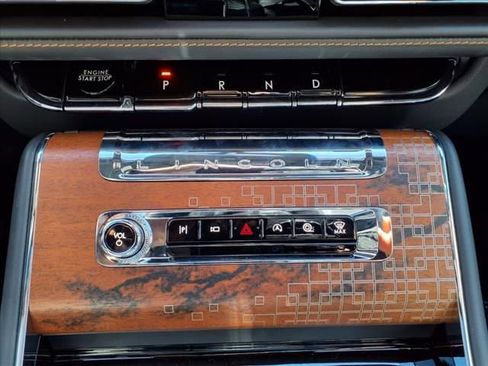 New 2025 Lincoln Aviator Black Label AWD/4WD image 8