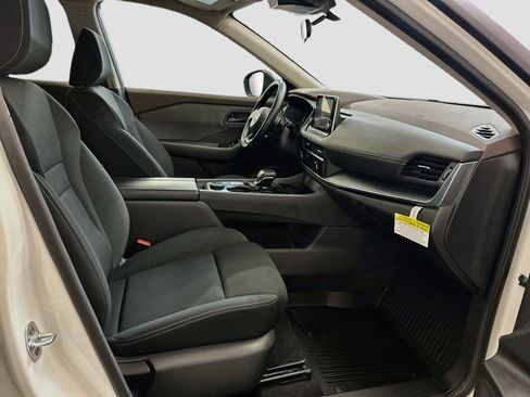 Used 2023 Nissan Rogue S AWD/4WD image 31