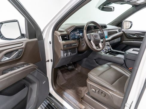 Used 2022 GMC Yukon Denali AWD/4WD image 13