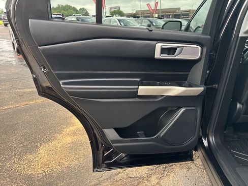Used 2021 Ford Explorer Limited w/ Equipment Group 301A RWD image 33