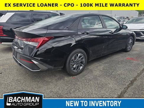 Used 2025 Hyundai Elantra Blue image 3